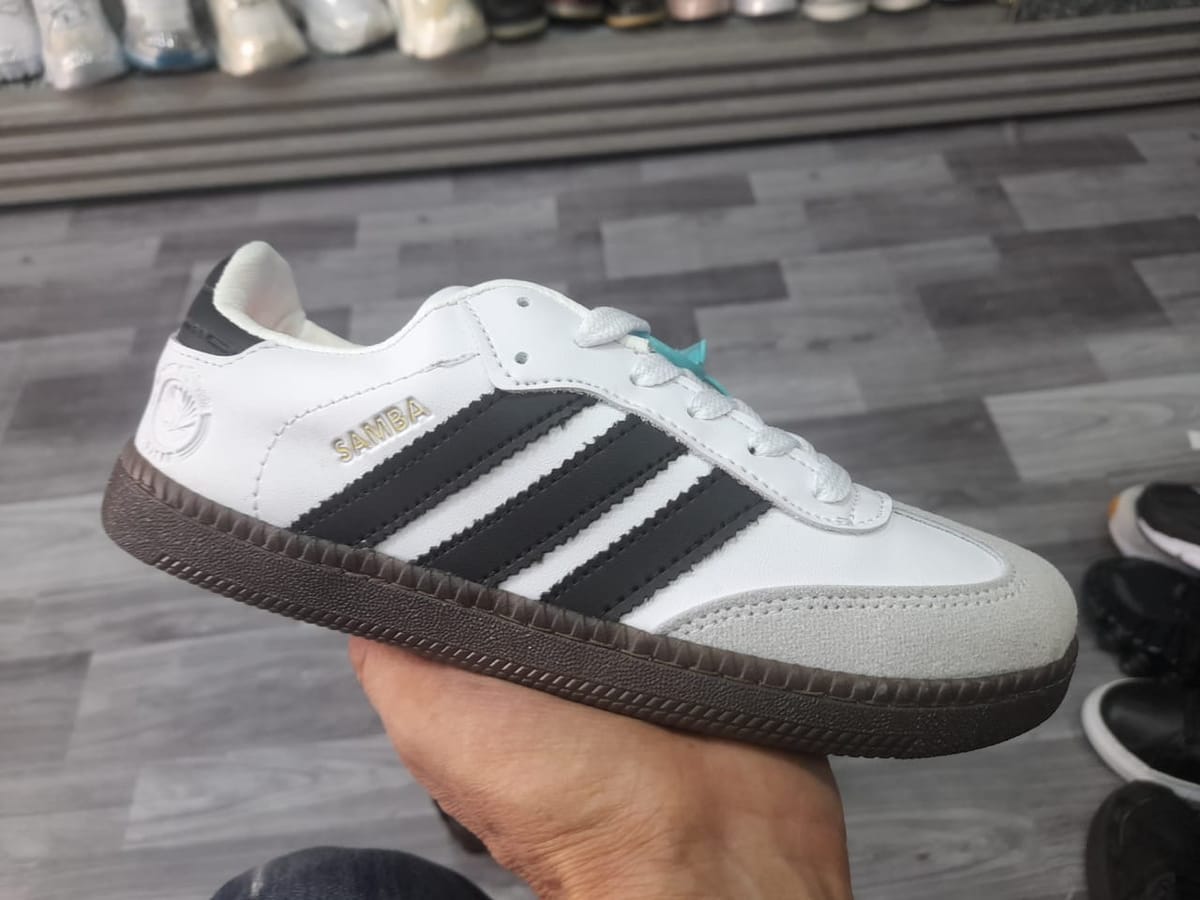 Adidas Samba, Blanco y negro