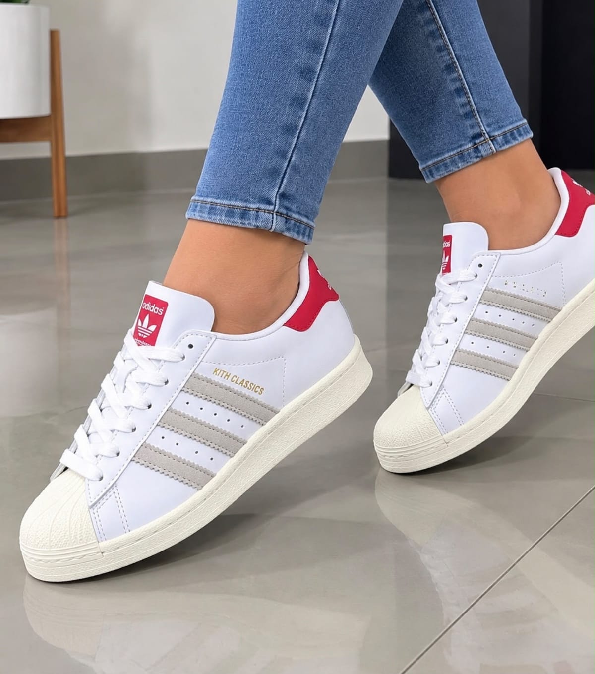 Adidas Superstar, Blanco y rosado