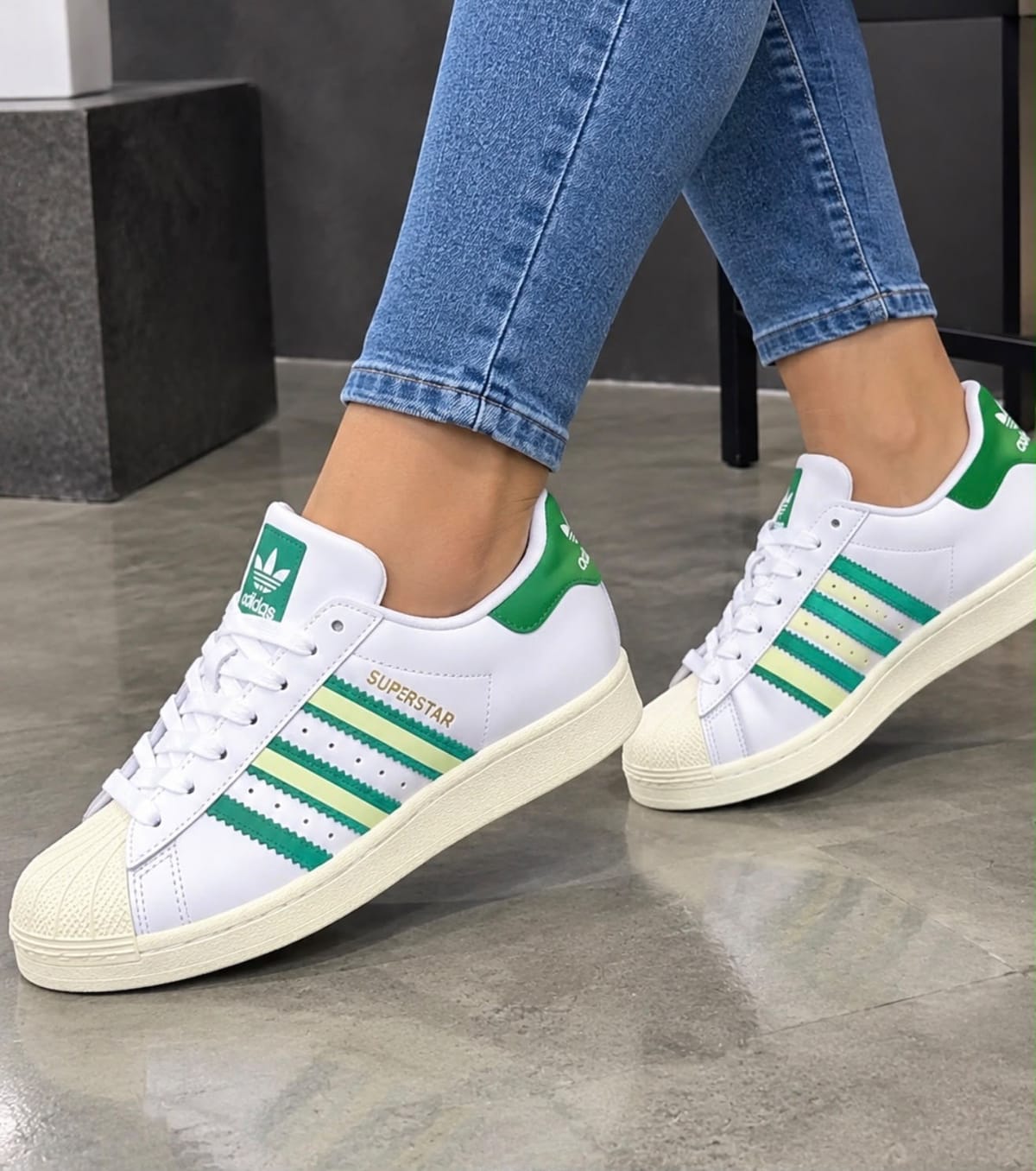 Adidas Superstar, Blanco y verde