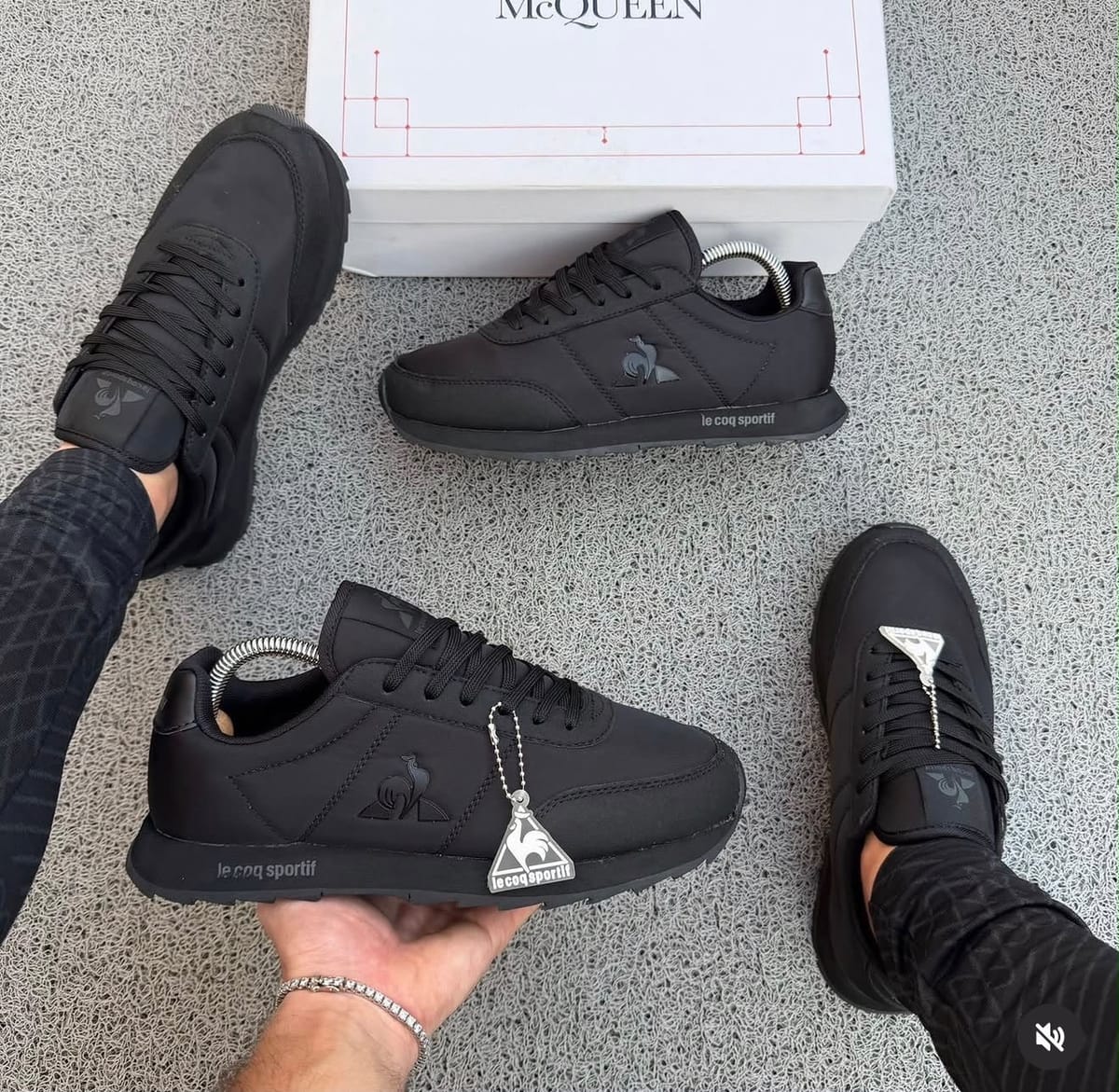 Le Coq Sportif Clásico, Negro