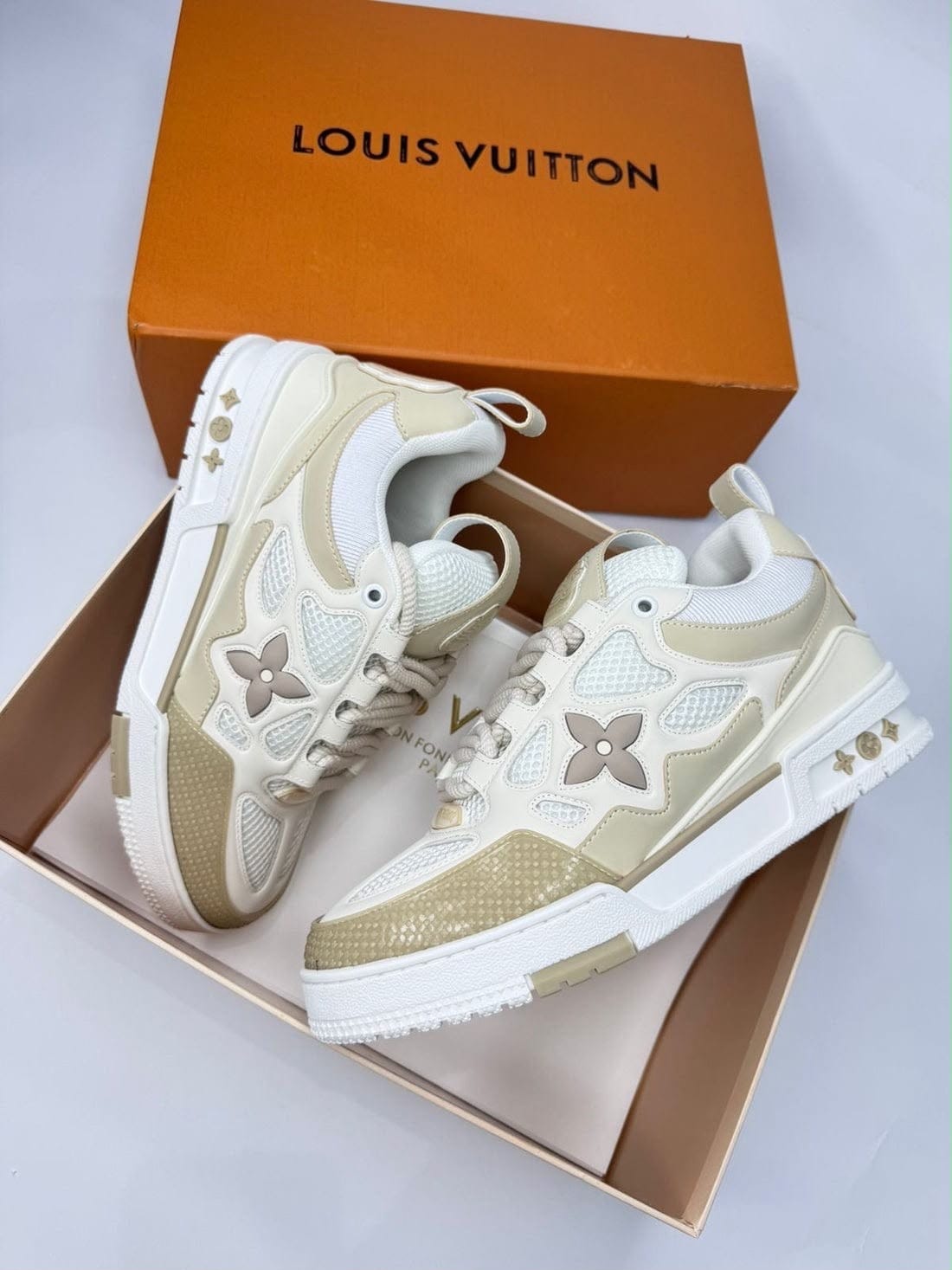 Louis Vuitton Trainer, Beige