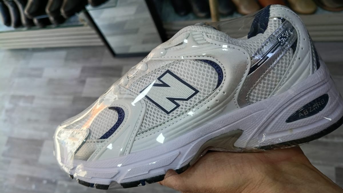 New Balance 530, Blanco plata