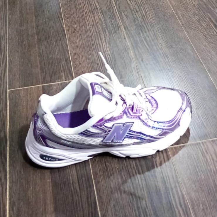 New Balance 530, Blanco y lila