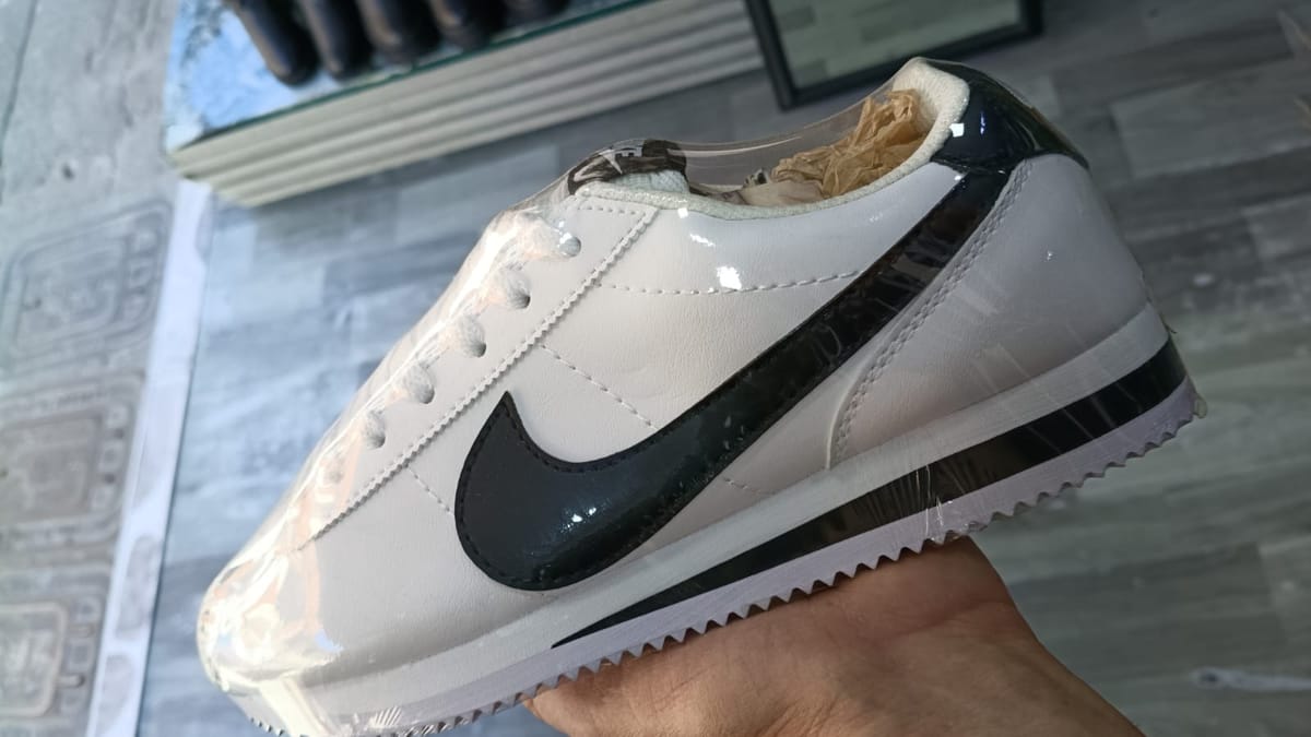Nike Cortez, Blanco y negro