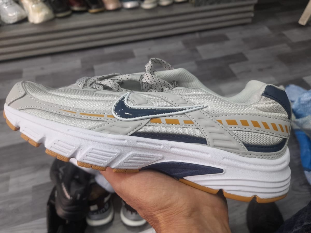 Nike Initiator, Plateado