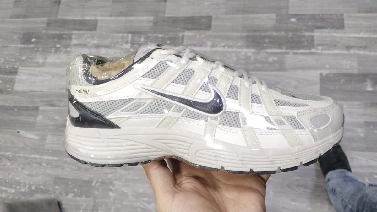 Nike P-6000, Crema y negro