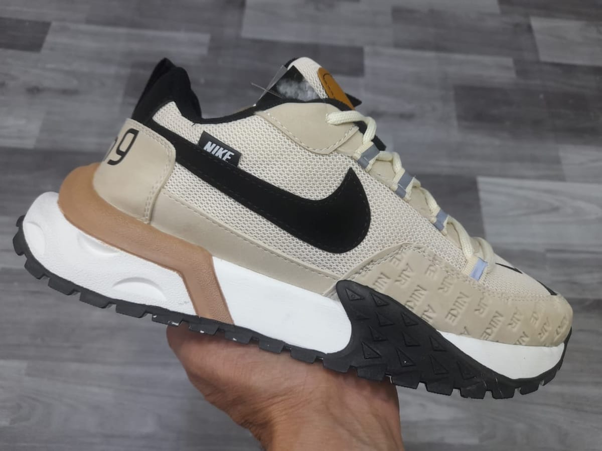 Nike Runner, Beige y negro, foto 1